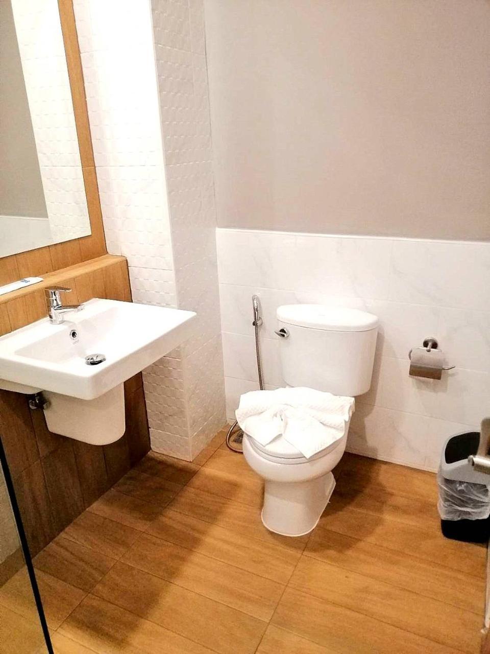Siri Hotel Chiang Mai Buitenkant foto