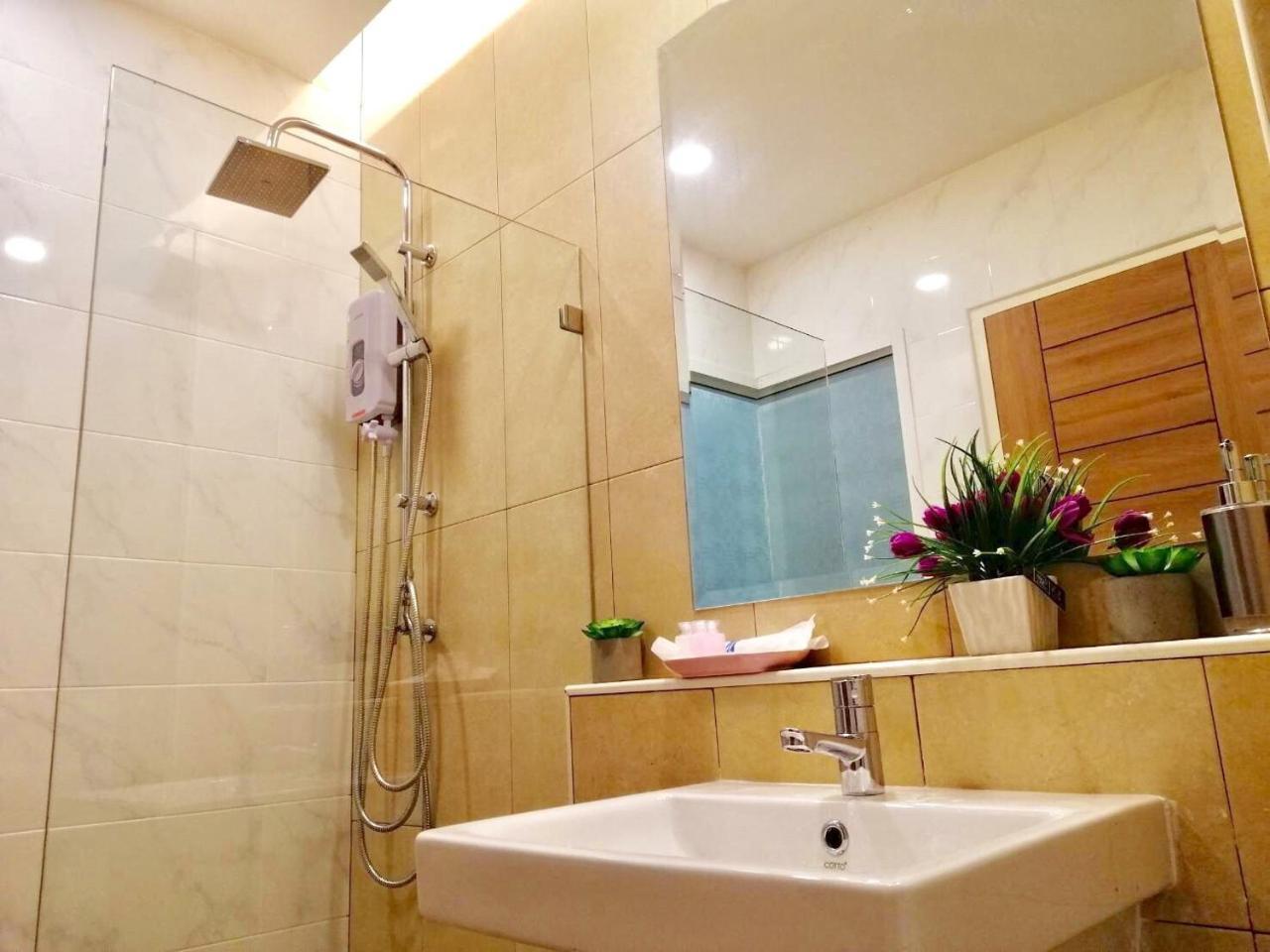Siri Hotel Chiang Mai Buitenkant foto